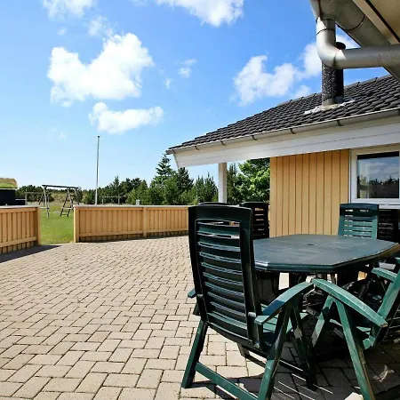 8 Person Holiday In Bl Vand Blåvand