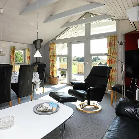 8 Person Holiday In Bl Vand